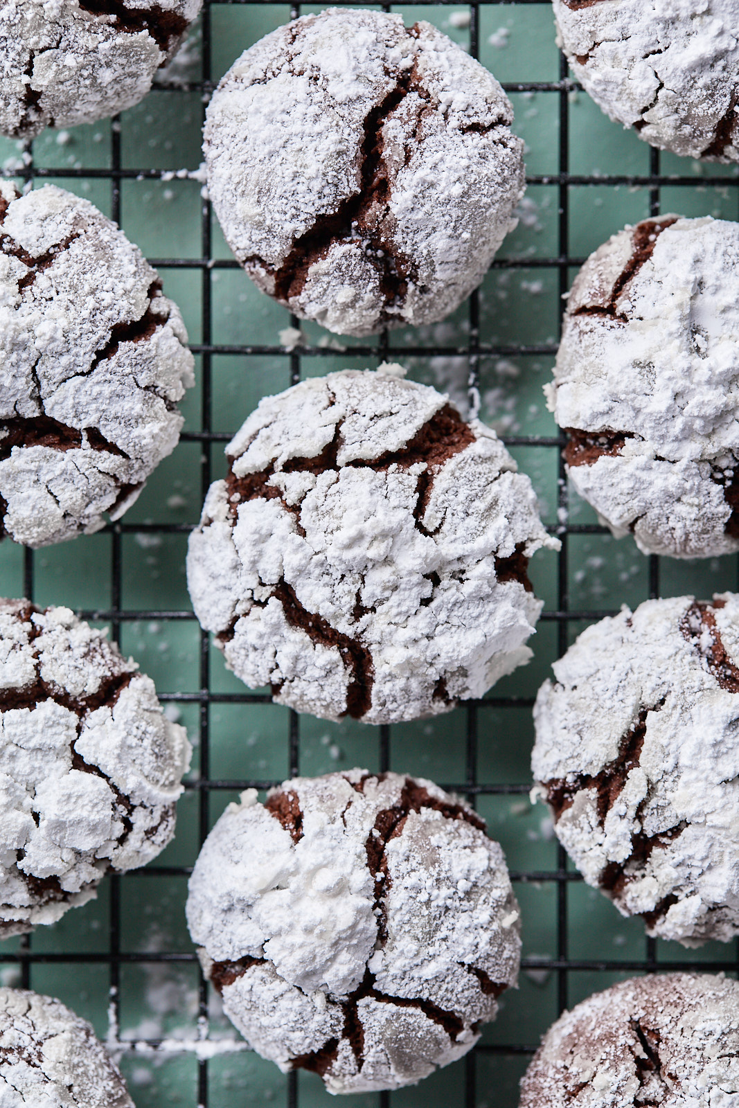 Chocolate Mint Crinkle Cookies