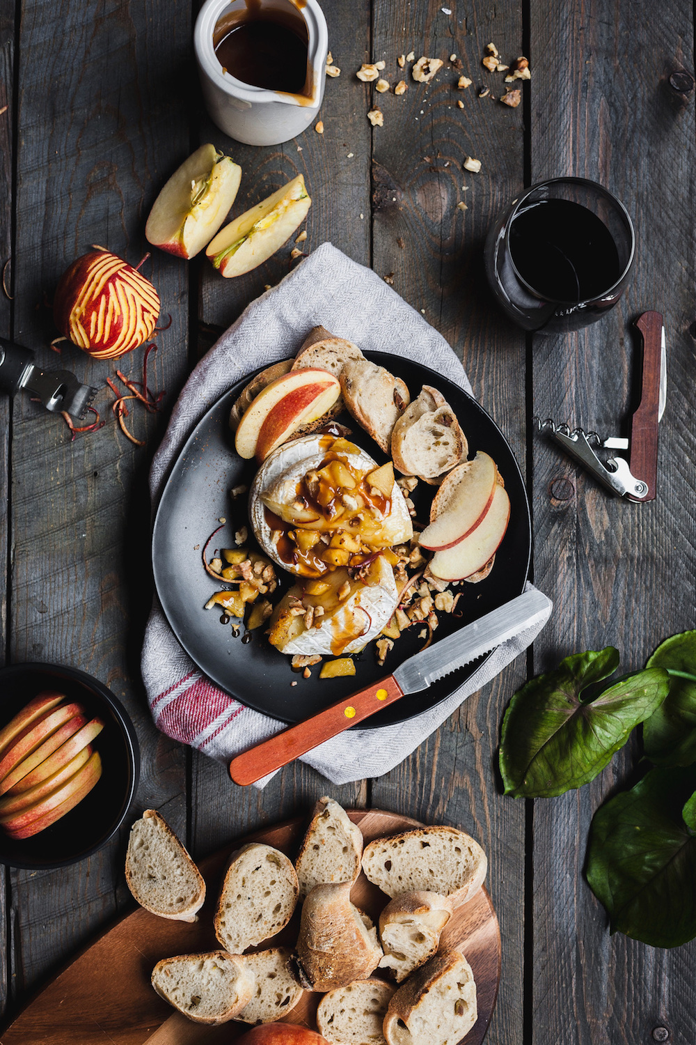 Baked Brie With Caramelized Apples