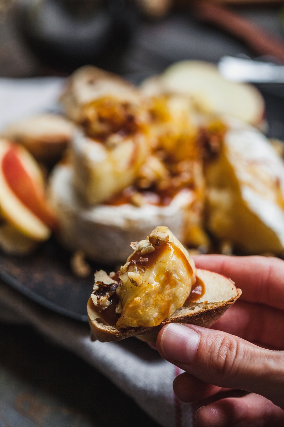 Baked Brie With Caramelized Apples