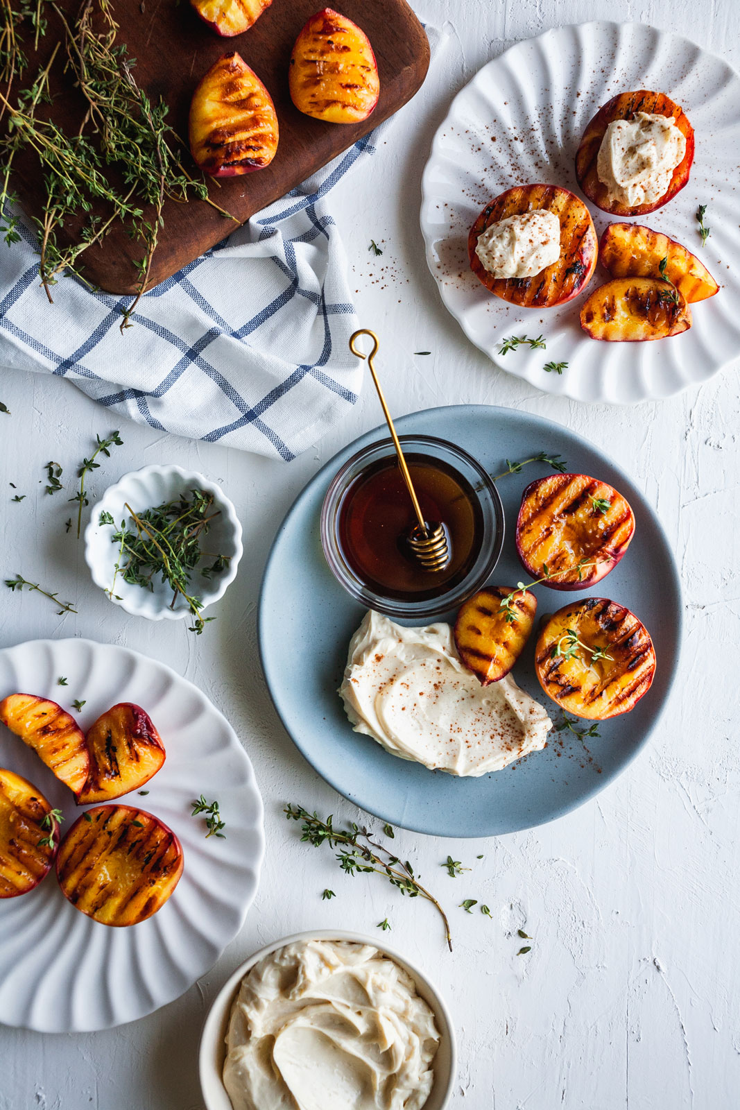 Grilled Peaches With Vanilla Maple Mascarpone