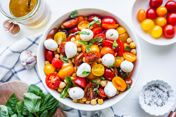 Easy Chickpea Caprese Salad