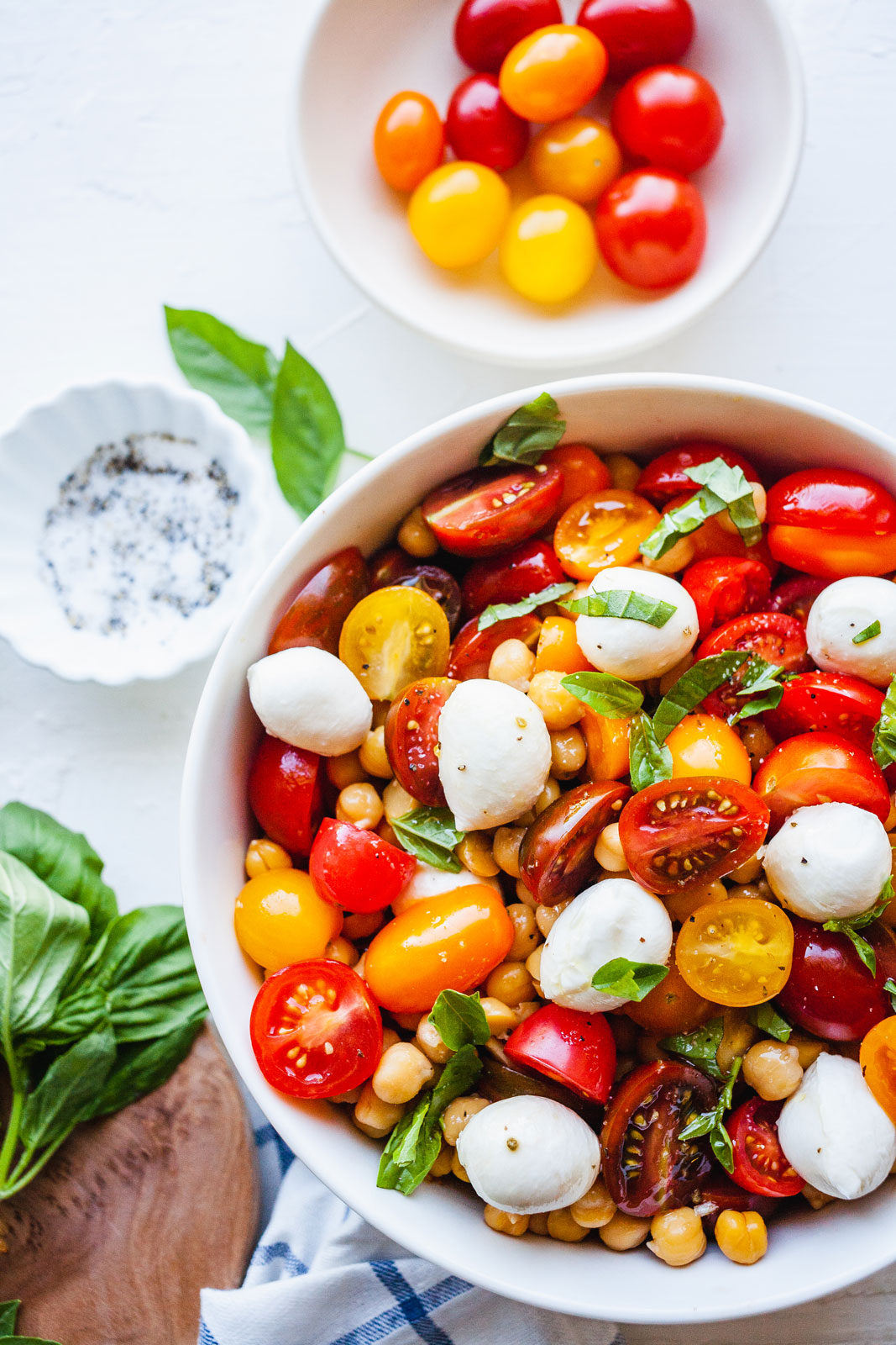 Easy Chickpea Caprese Salad