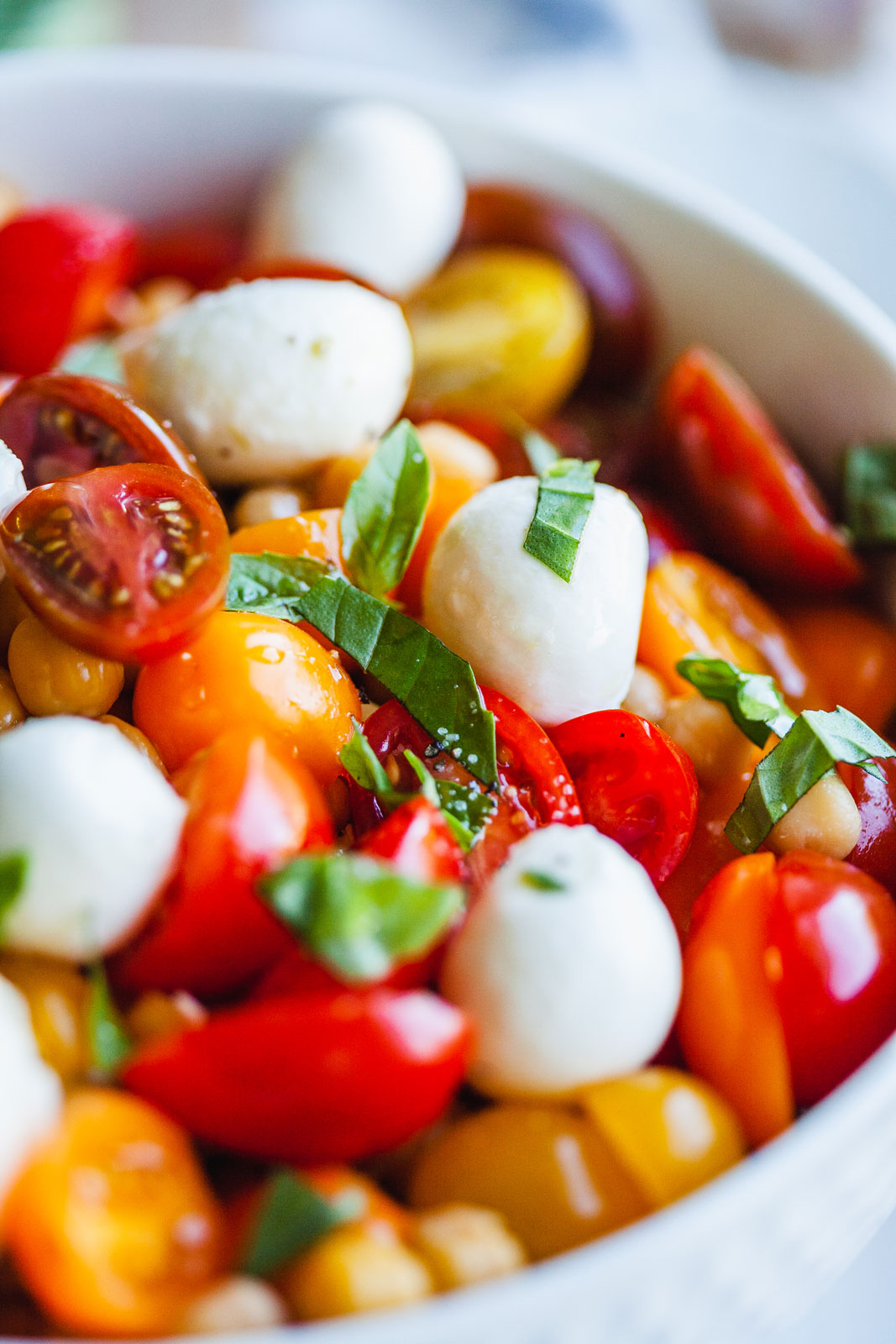 Easy Chickpea Caprese Salad