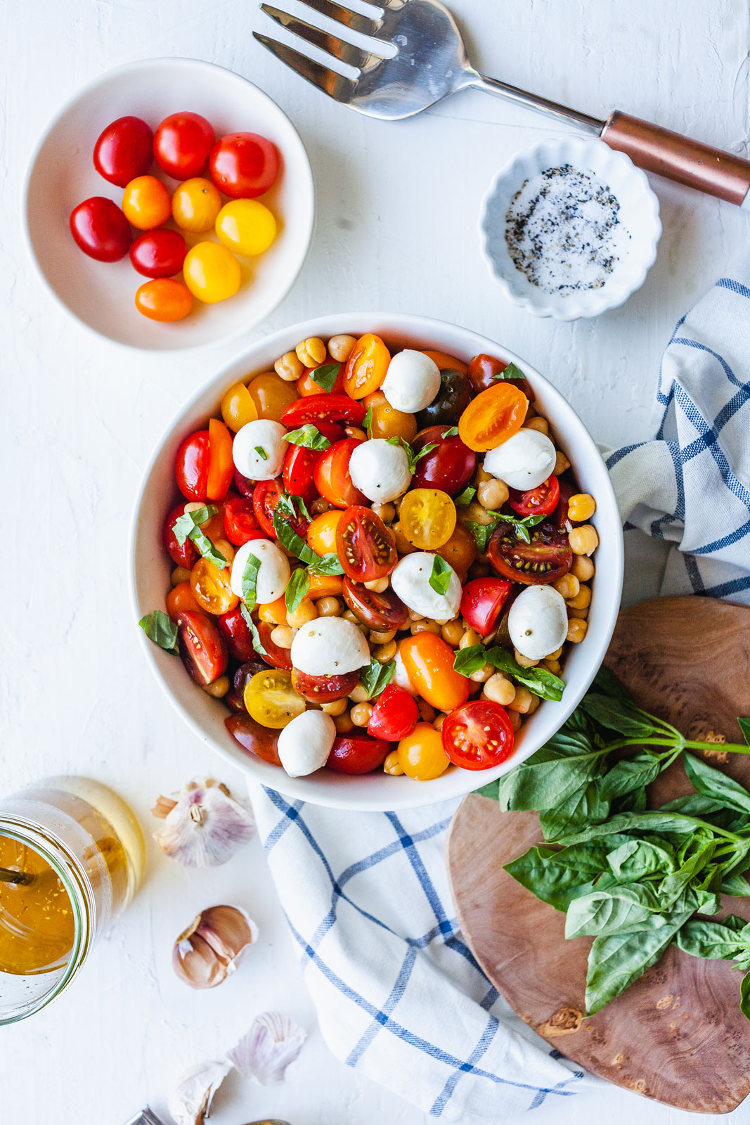 Easy Chickpea Caprese Salad