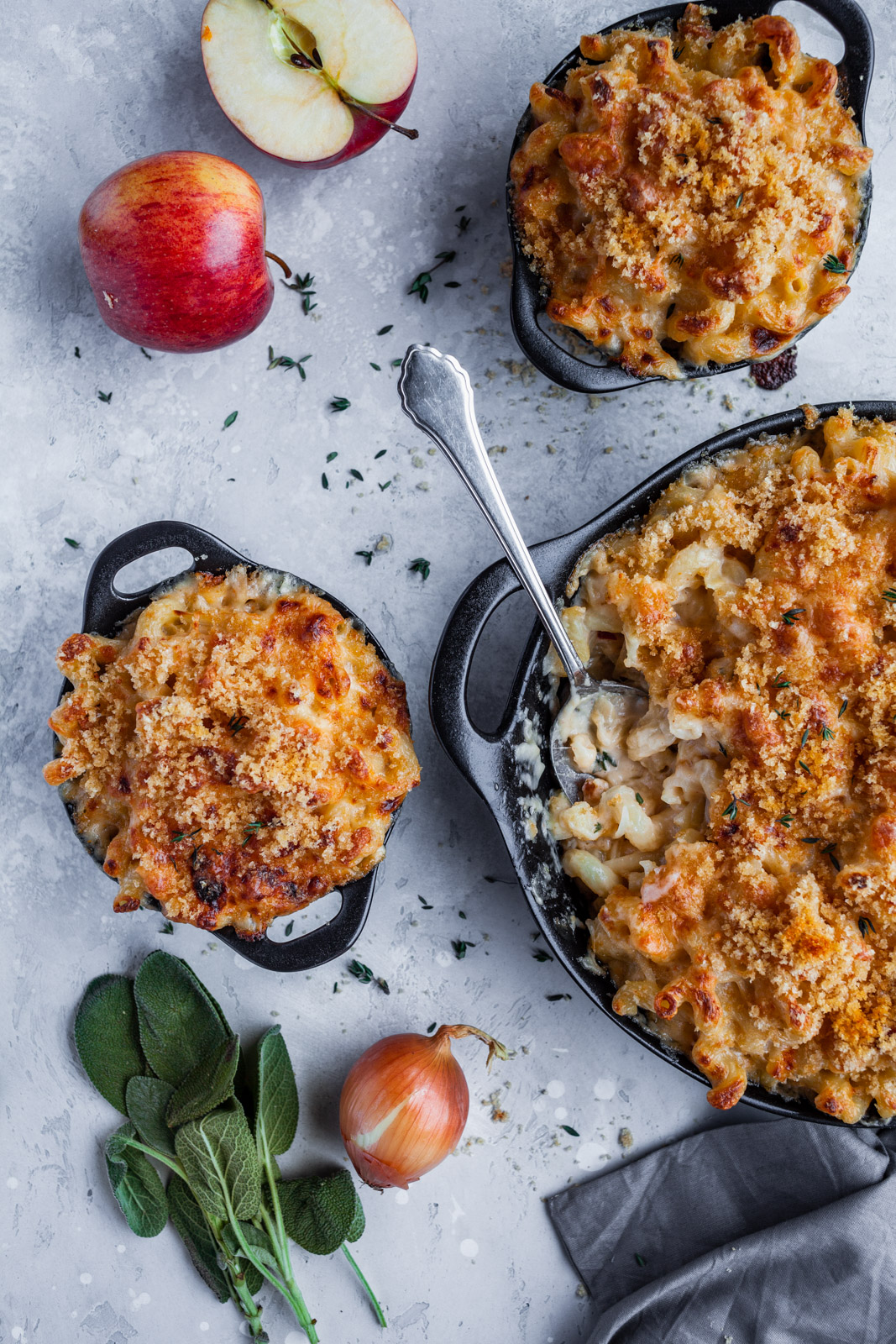 Caramelized Onion Apple Mac And Cheese