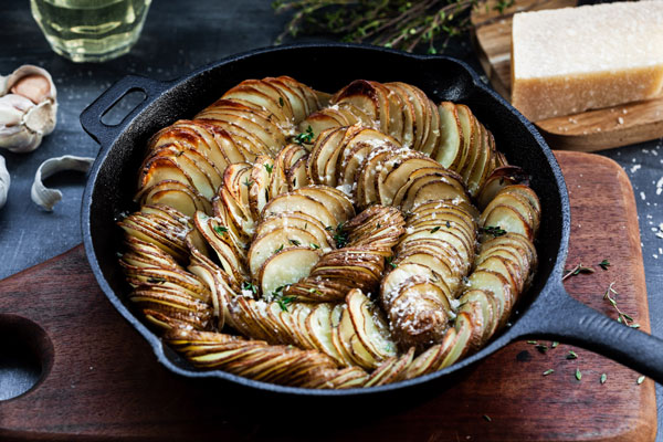 Garlic Parmesan Crispy Roasted Potatoes With Thyme