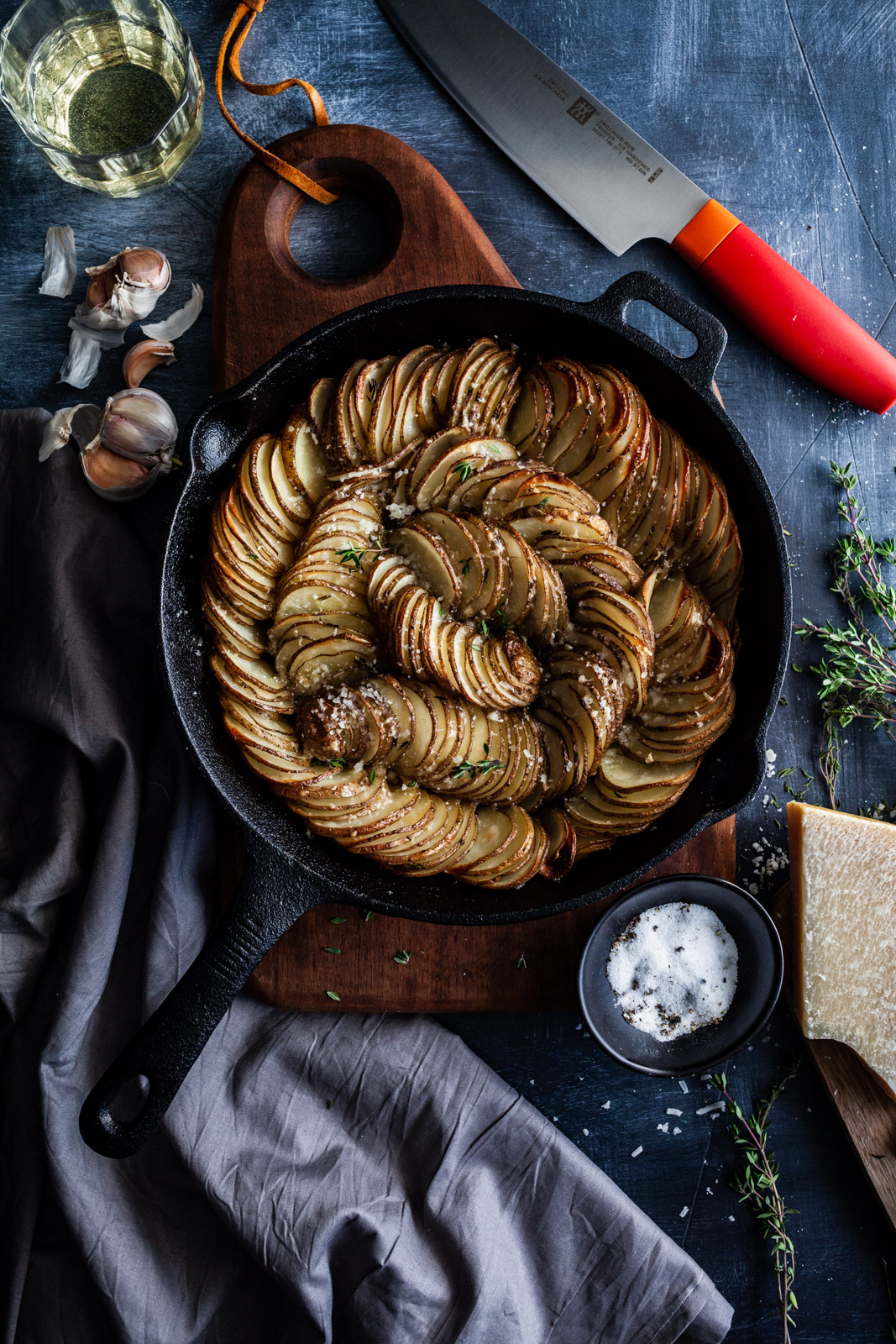 Garlic Parmesan Crispy Roasted Potatoes With Thyme