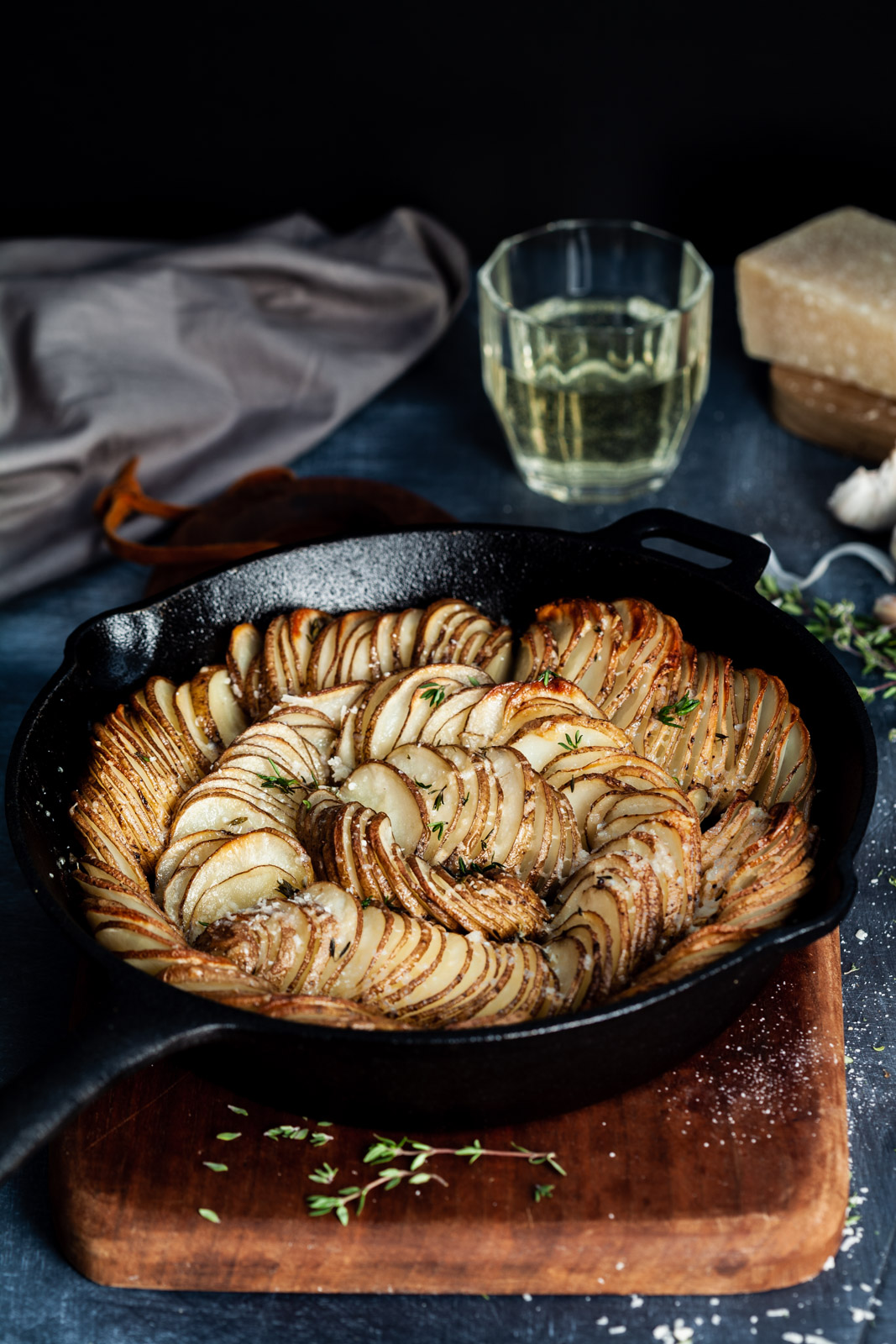 Garlic Parmesan Crispy Roasted Potatoes With Thyme