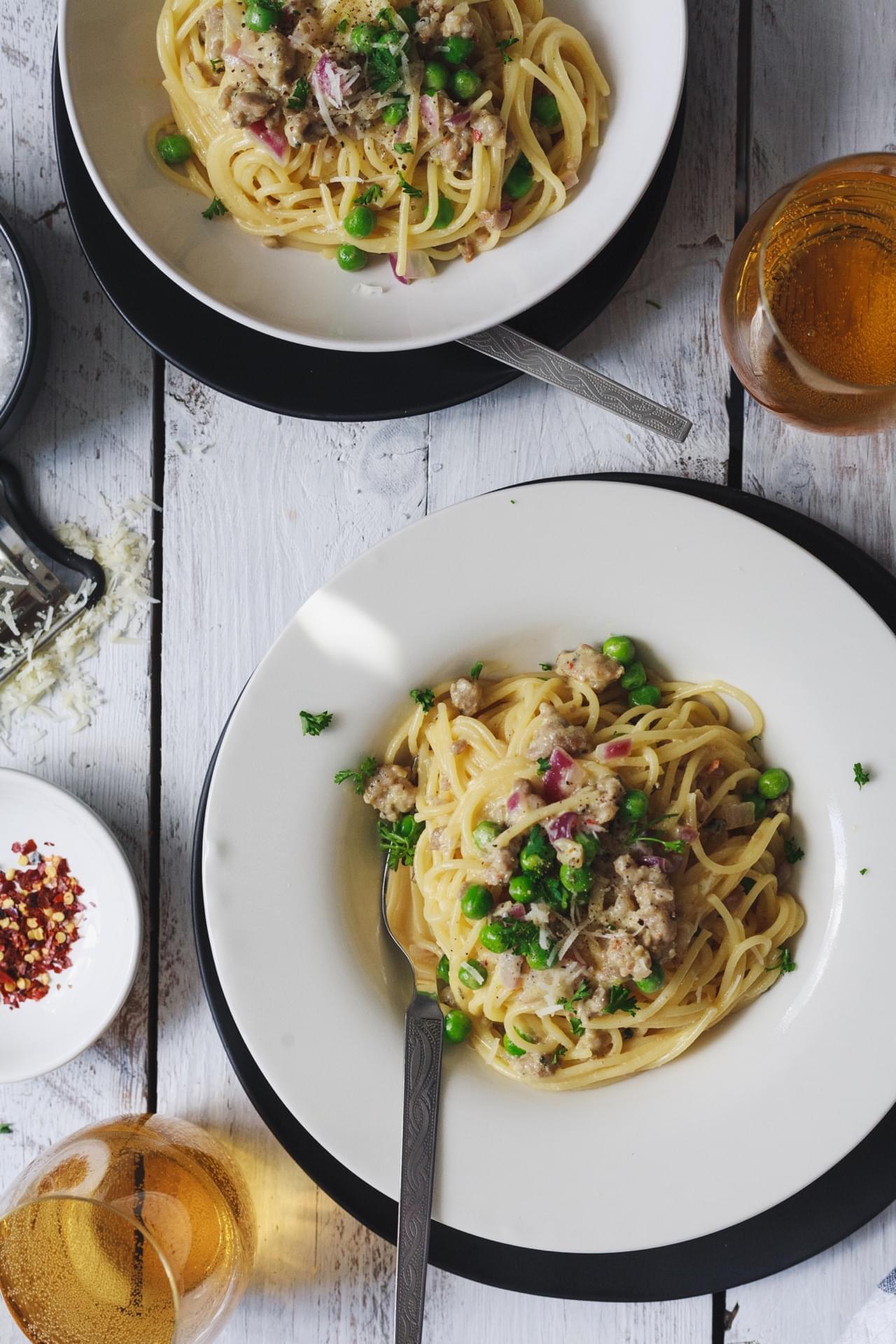 Sausage and peas spaghetti alla carbonara