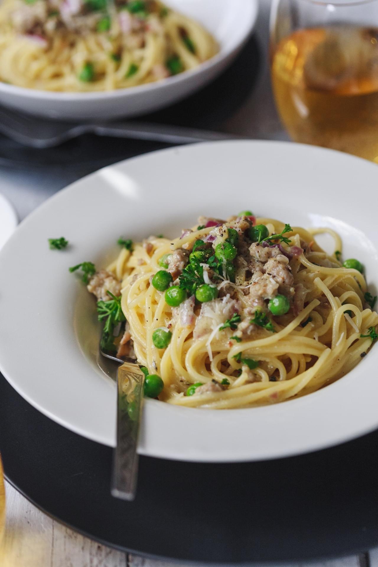 Sausage and peas spaghetti alla carbonara