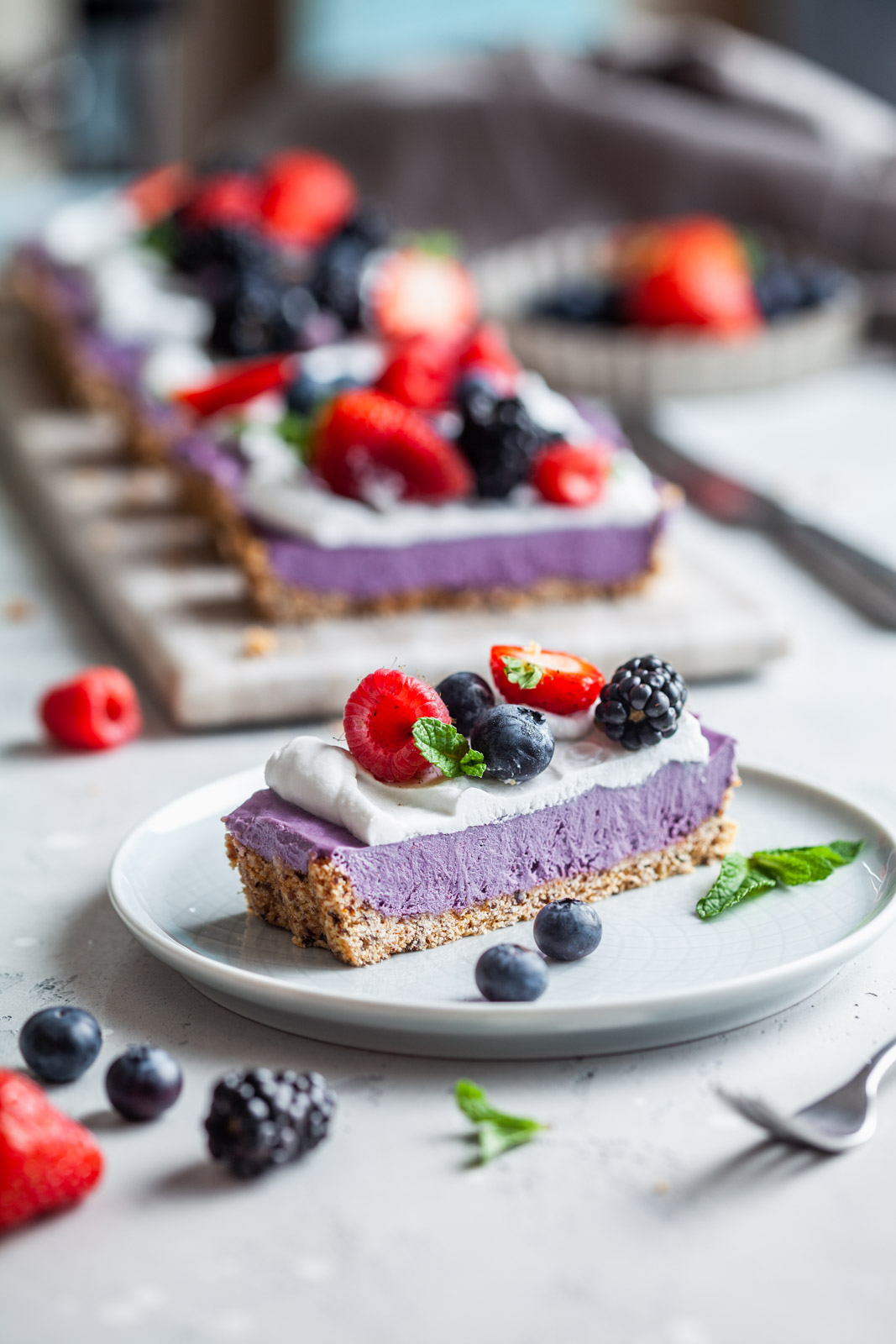 No Bake Vegan Berry Cheesecake