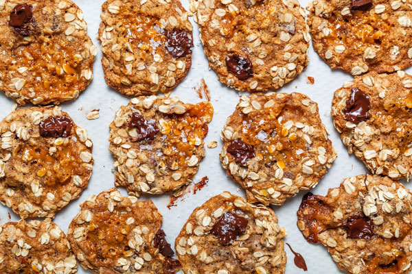 Chocolate Caramel Spelt Oatmeal Cookies