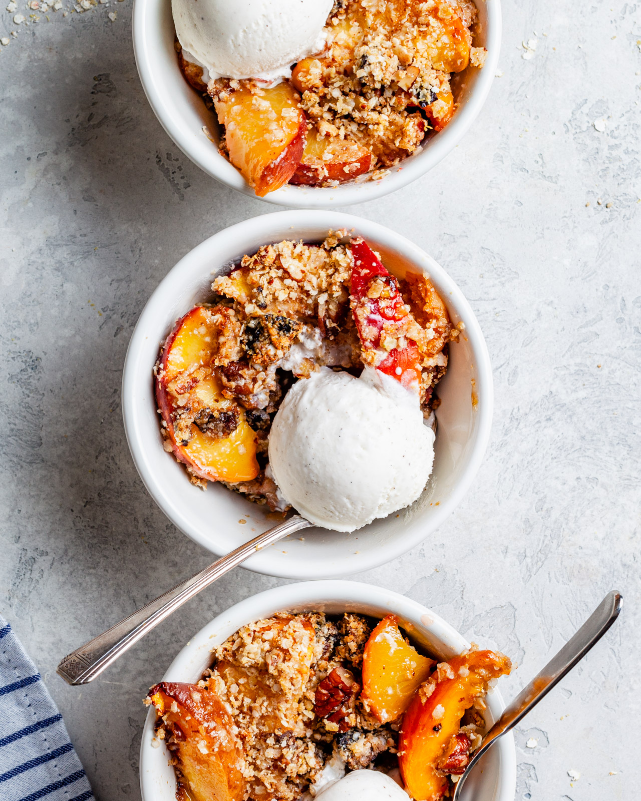 Peach and Nectarine Pecan Sandy Crumble