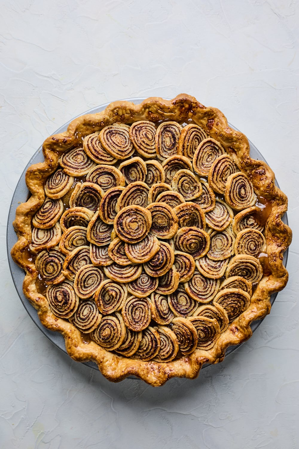 Cinnamon Roll Apple Pie