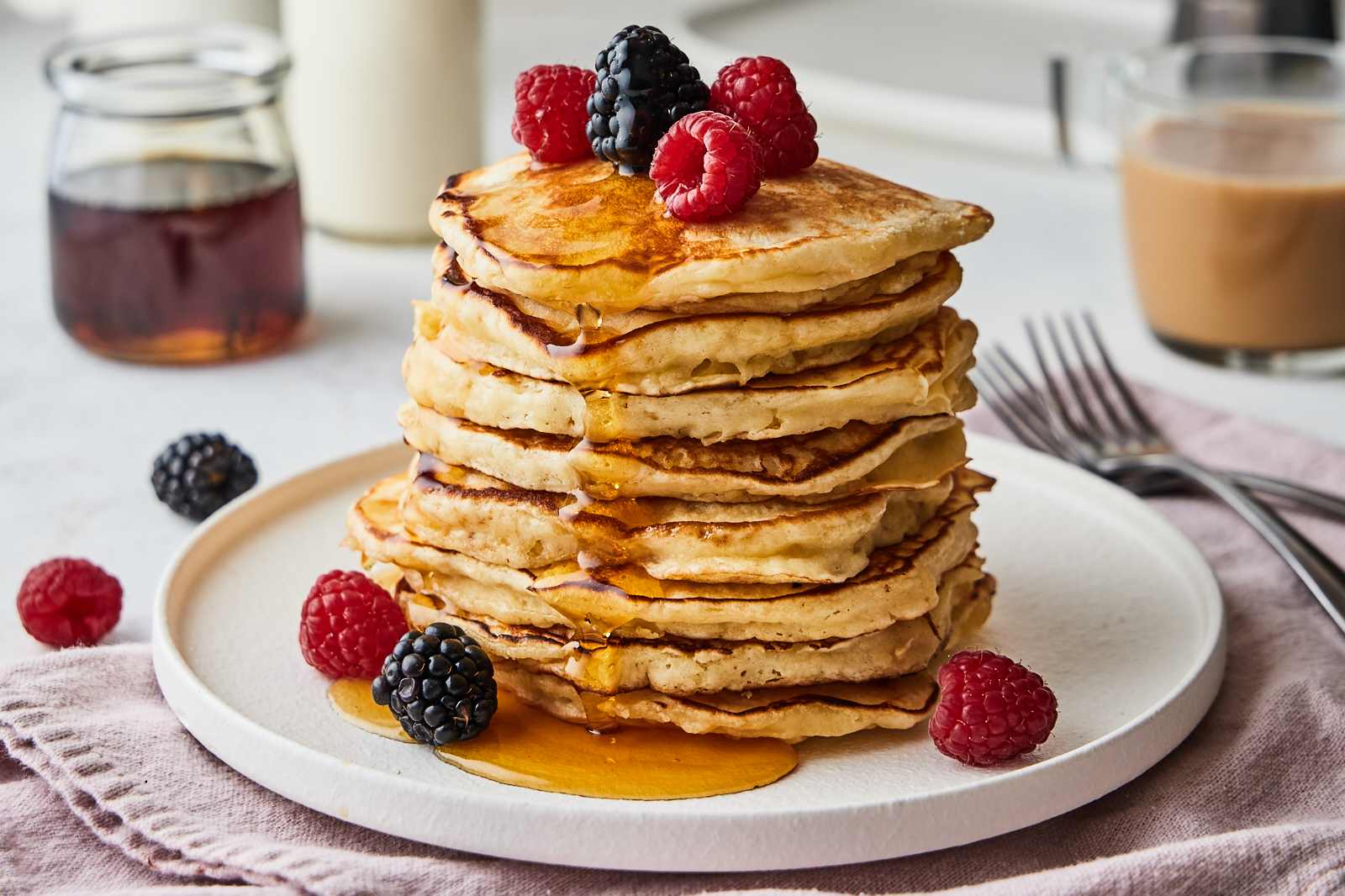 Easy Delicious and Fluffy Buttermilk Pancakes