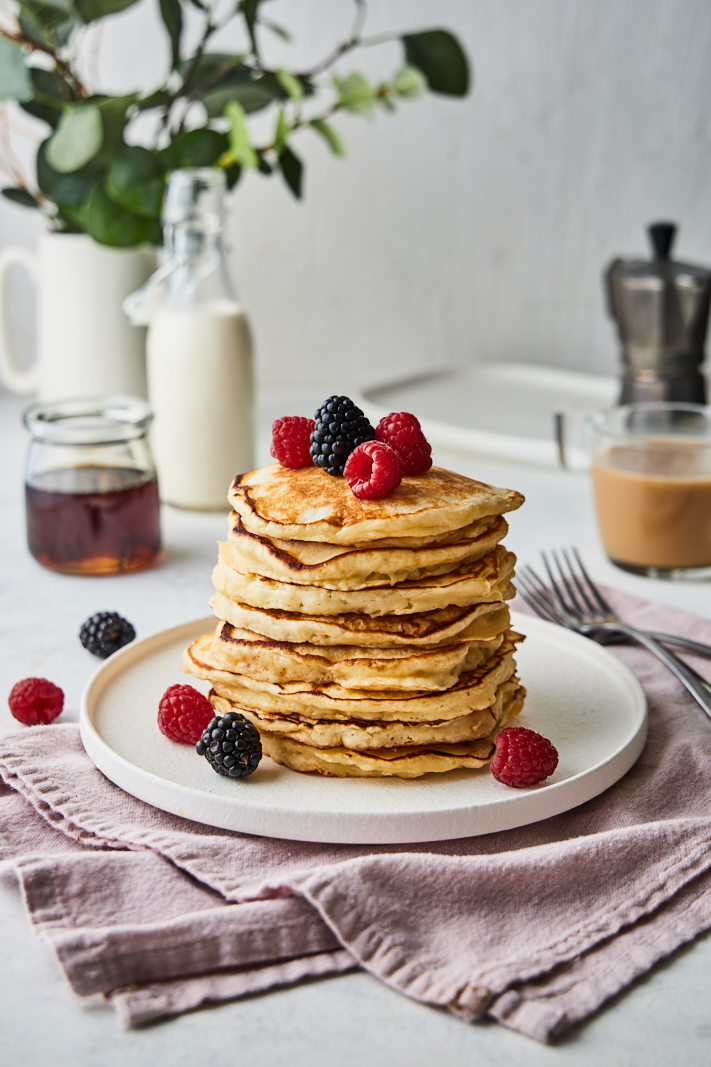 Easy Delicious and Fluffy Buttermilk Pancakes