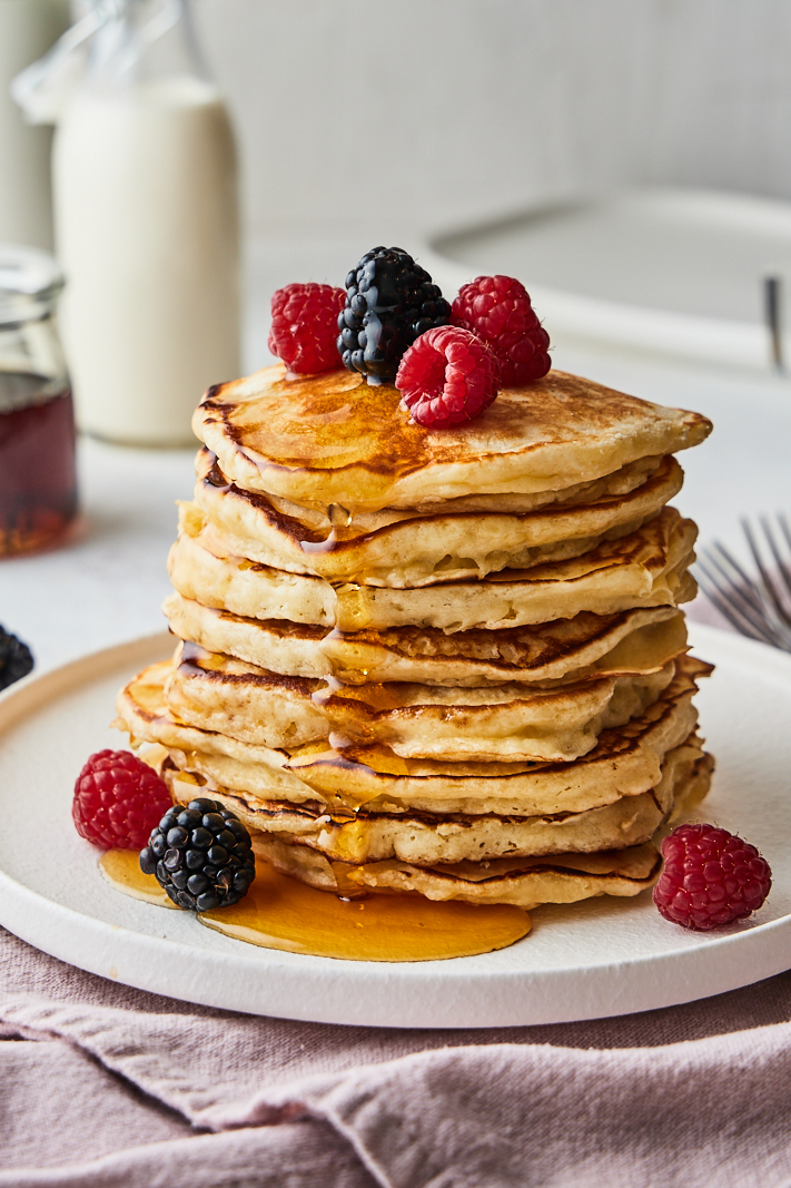 Easy Delicious and Fluffy Buttermilk Pancakes