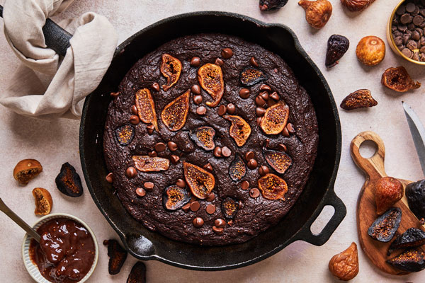 Chocolate Fig skillet brownies (sugar free — naturally sweetened)
