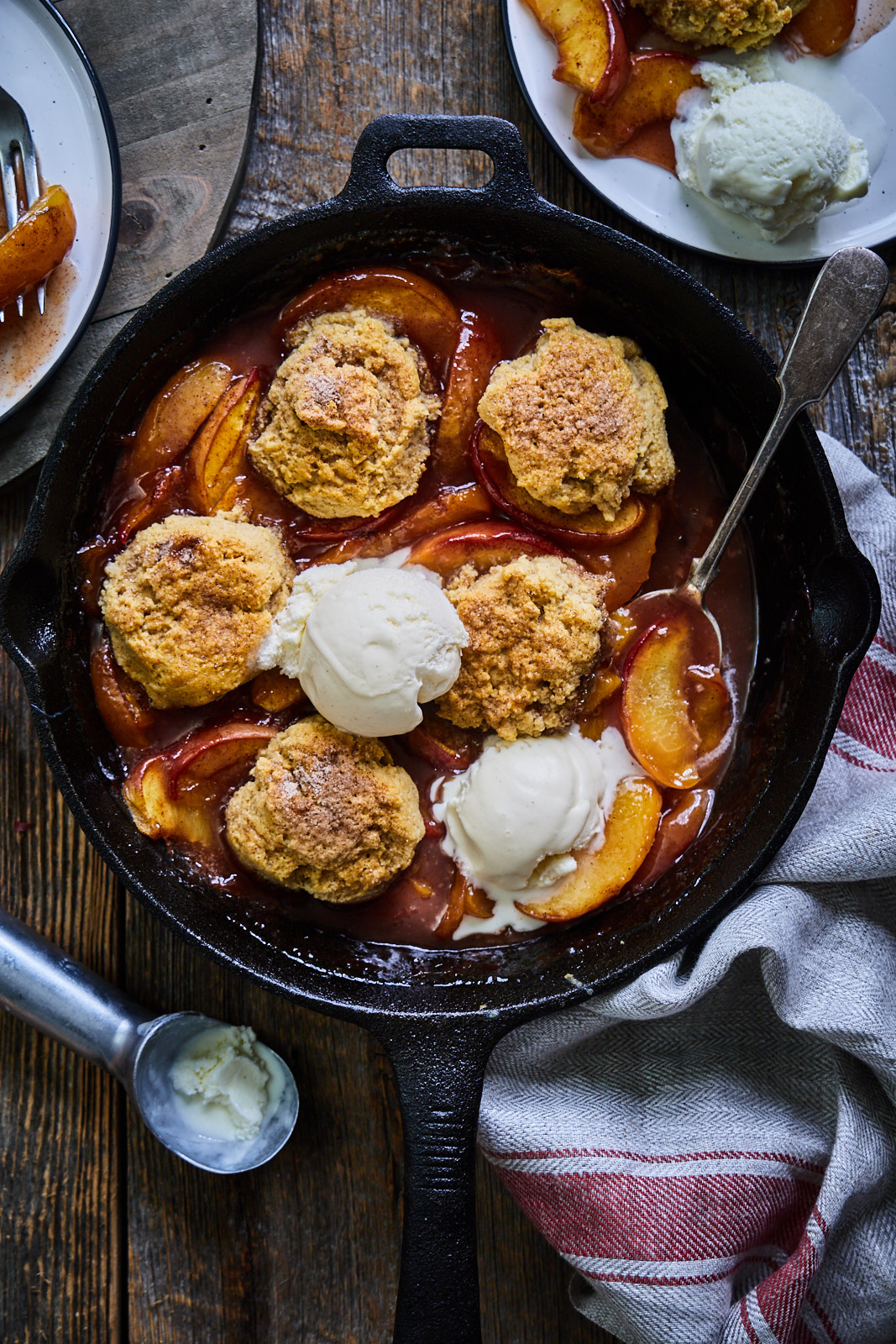 Grilled Skillet Peach Cobbler