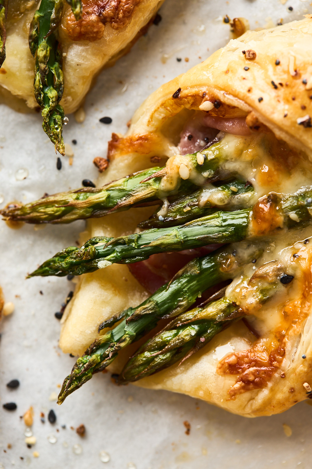 Asparagus Ham and Cheese Puff Pastry Bundles