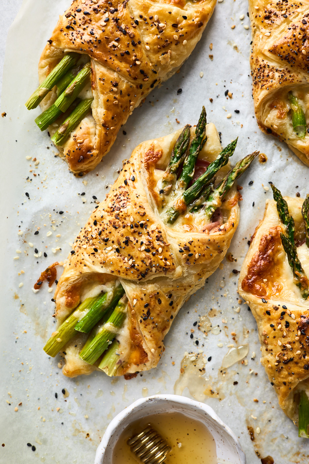 Asparagus Ham and Cheese Puff Pastry Bundles