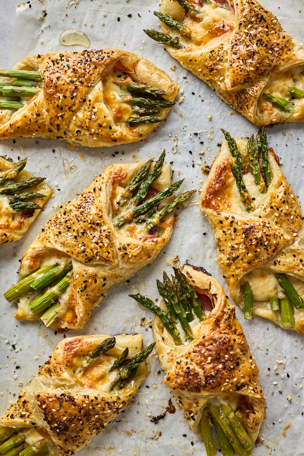 Asparagus Ham and Cheese Puff Pastry Bundles