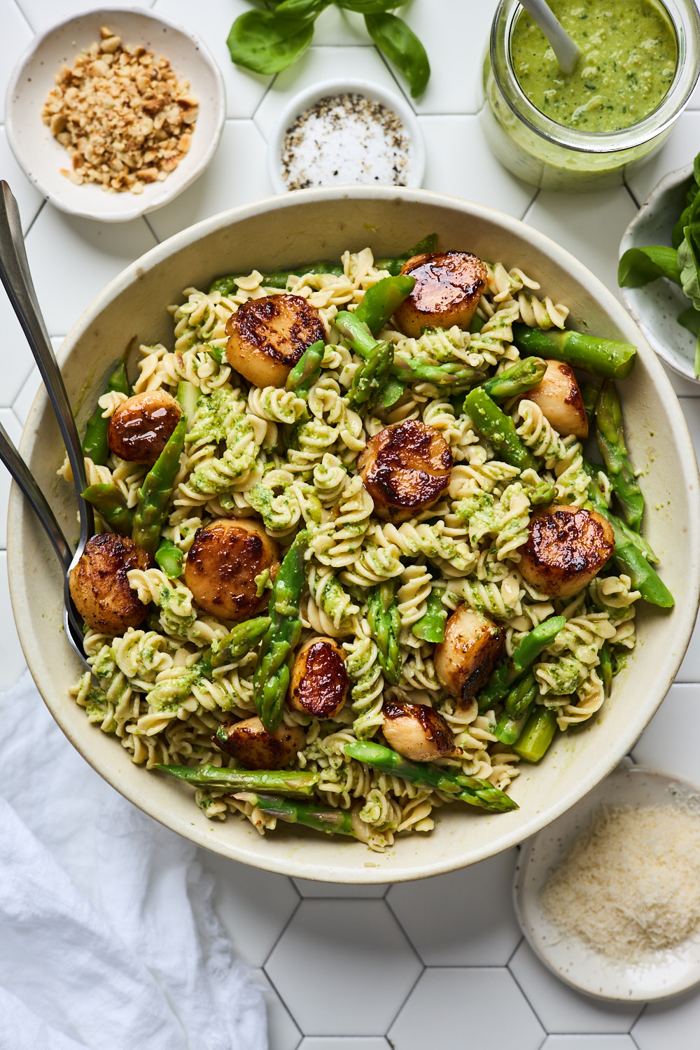 Pea Pesto Pasta With Seared Scallops