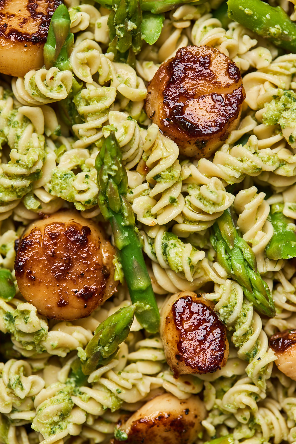 Pea Pesto Pasta With Seared Scallops