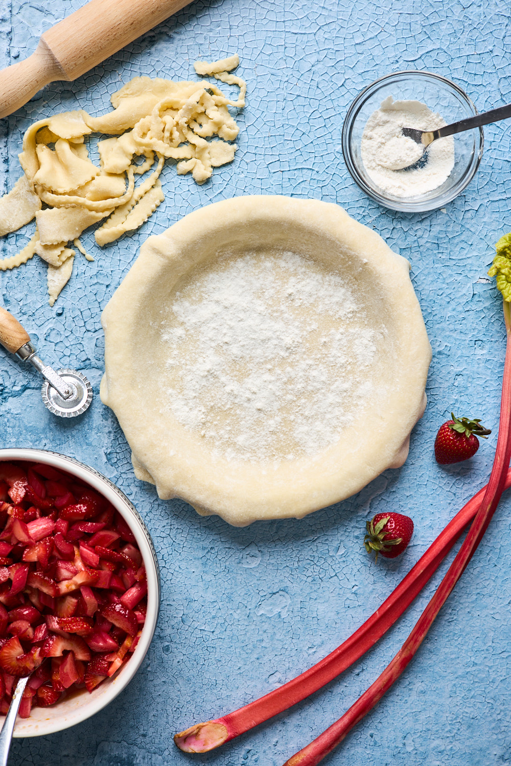 Easy Classic Strawberry Rhubarb Pie