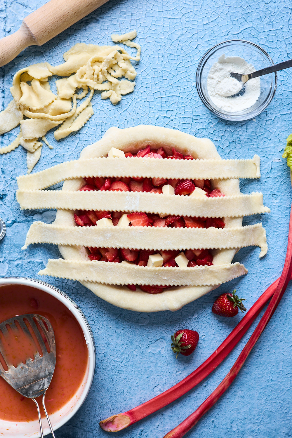 Easy Classic Strawberry Rhubarb Pie