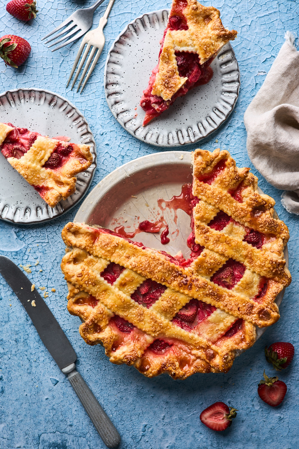 Easy Classic Strawberry Rhubarb Pie