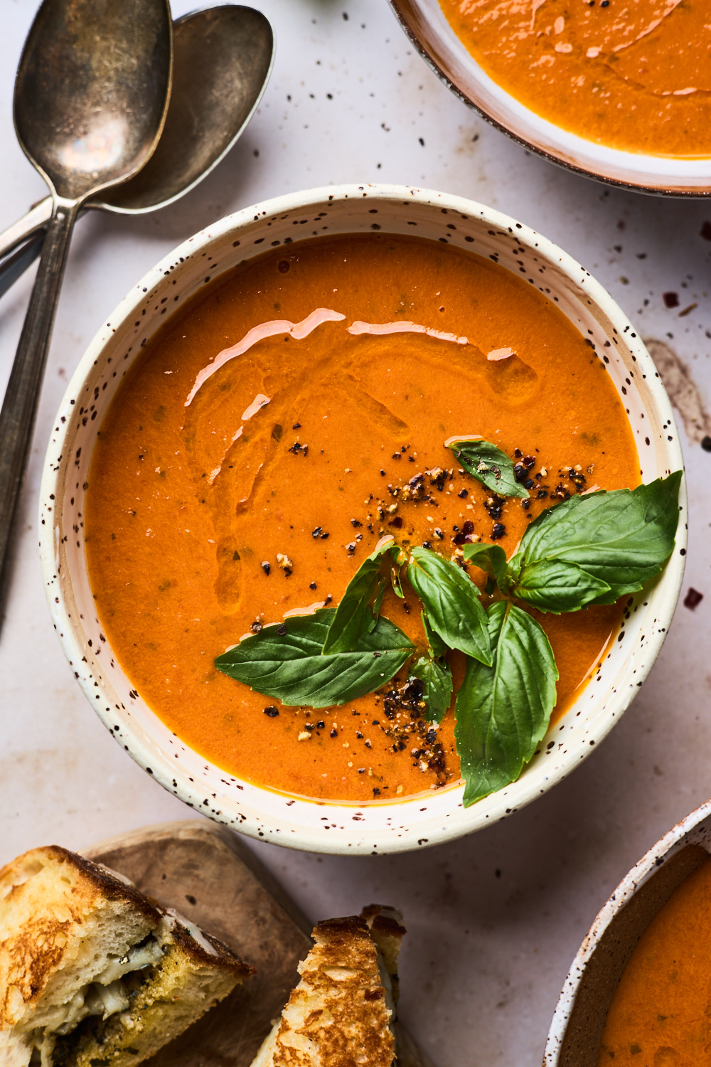 Easy Roasted Tomato Basil Soup