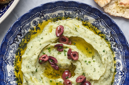 Easy Skordalia (Greek garlic dip)