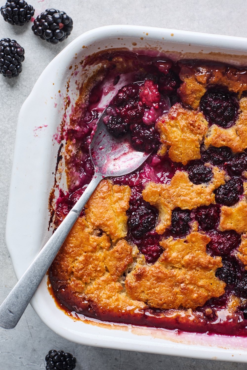 Easy Blackberry Cobbler