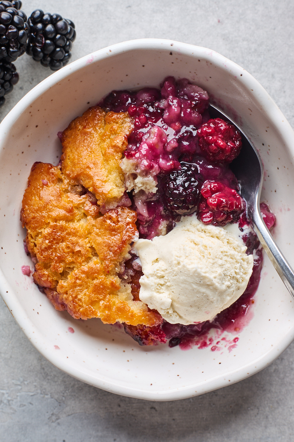 Easy Blackberry Cobbler