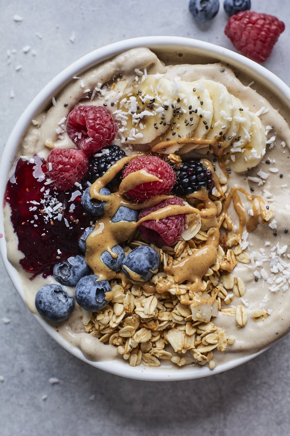 Creamy Peanut Butter Banana Smoothie Bowl