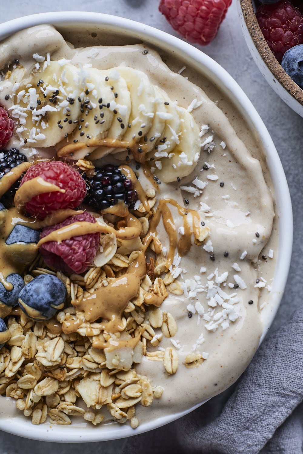 Creamy Peanut Butter Banana Smoothie Bowl