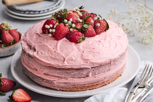 Fresh Strawberry Cake With Strawberry Cream Cheese Frosting