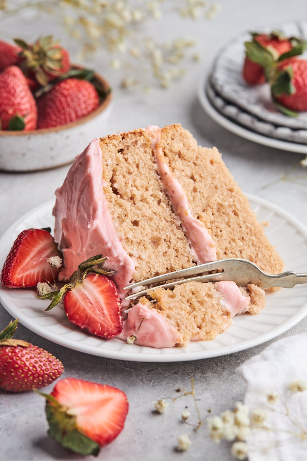 Fresh Strawberry Cake With Strawberry Cream Cheese Frosting