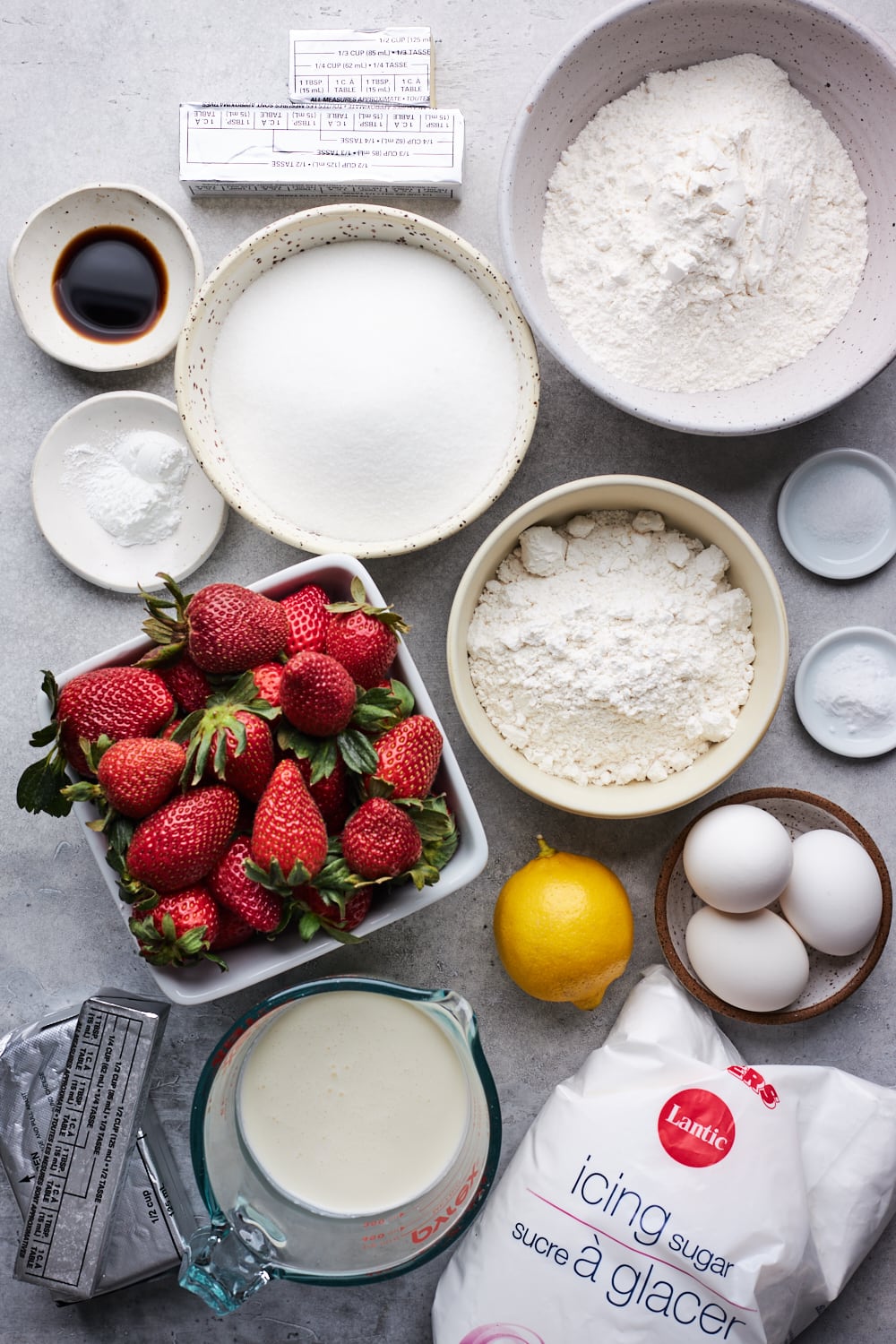 Fresh Strawberry Cake With Strawberry Cream Cheese Frosting