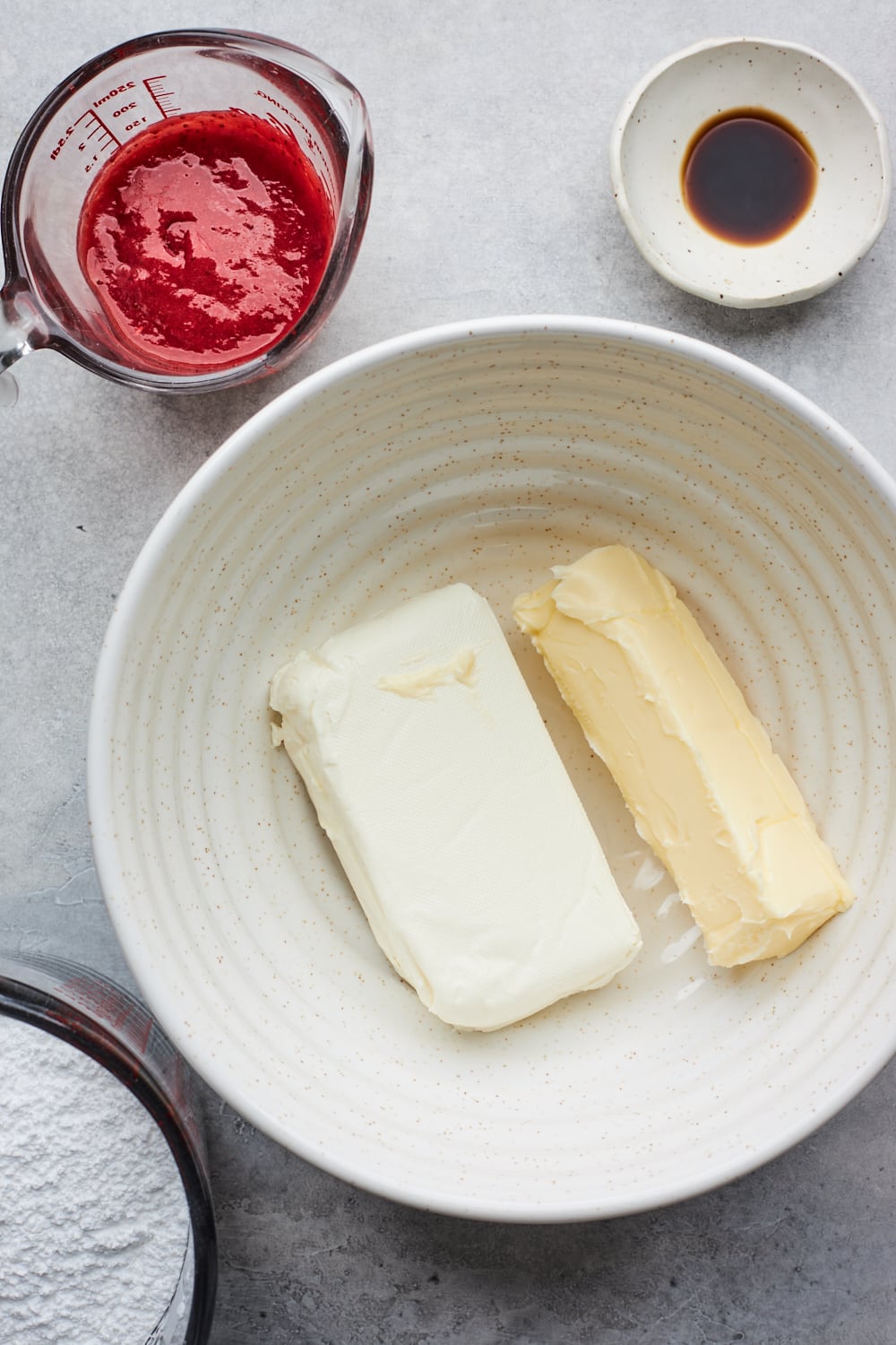 Fresh Strawberry Cake With Strawberry Cream Cheese Frosting