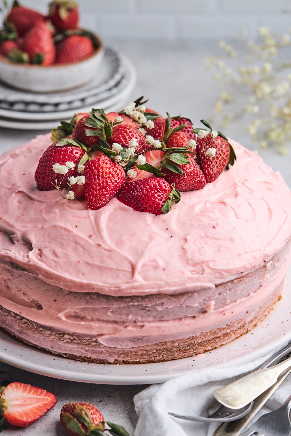 Fresh Strawberry Cake With Strawberry Cream Cheese Frosting