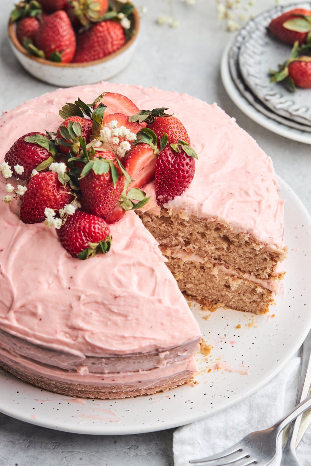 Fresh Strawberry Cake With Strawberry Cream Cheese Frosting