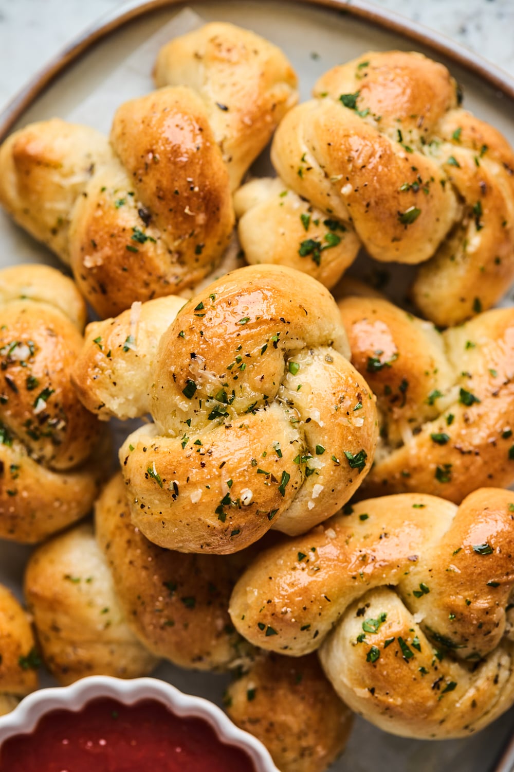 Easy Homemade Garlic Knots