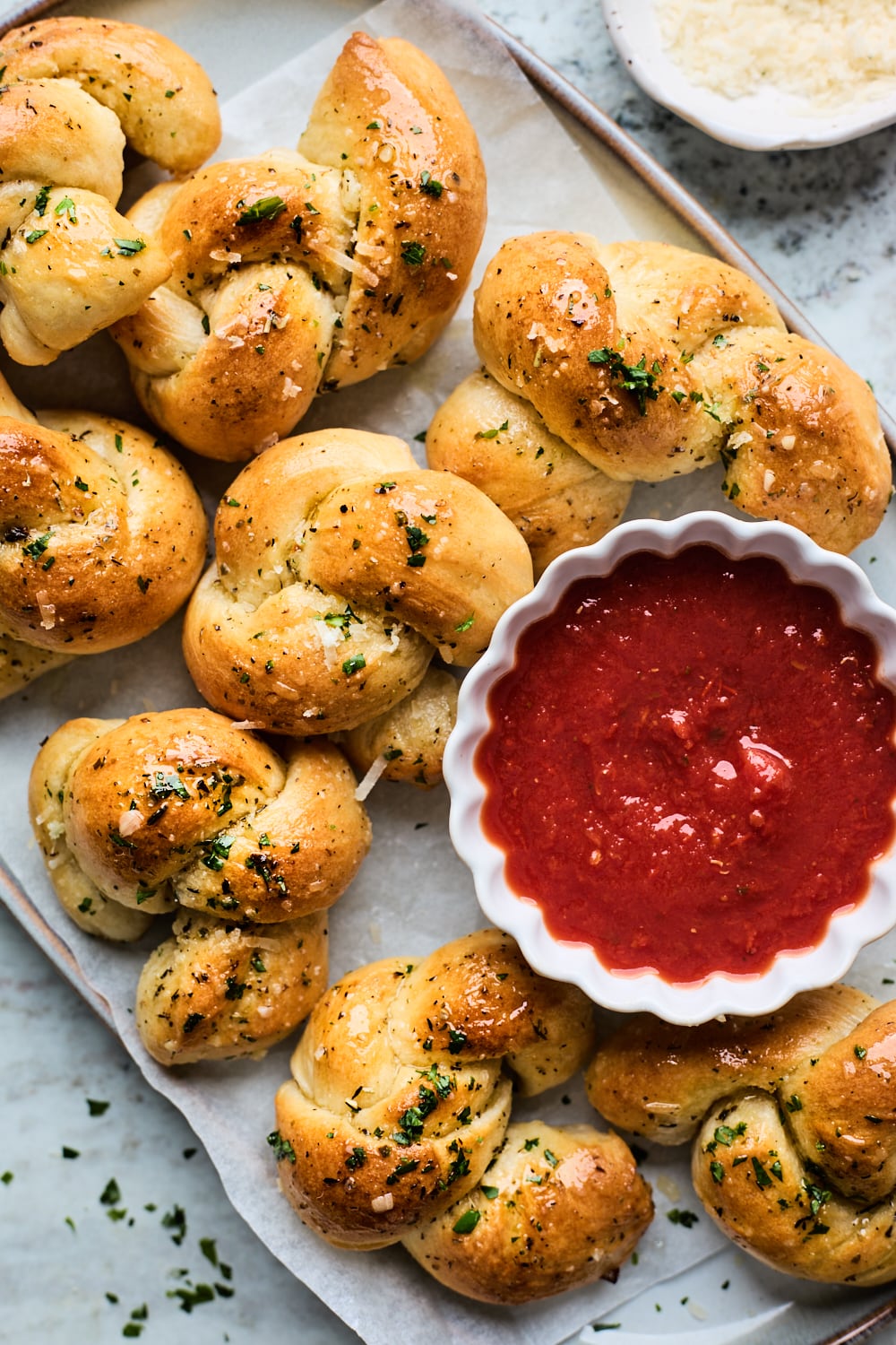 Easy Homemade Garlic Knots