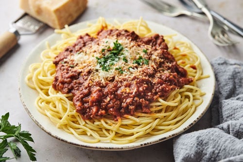 Makaronia Me Kima (Greek Meat Sauce)