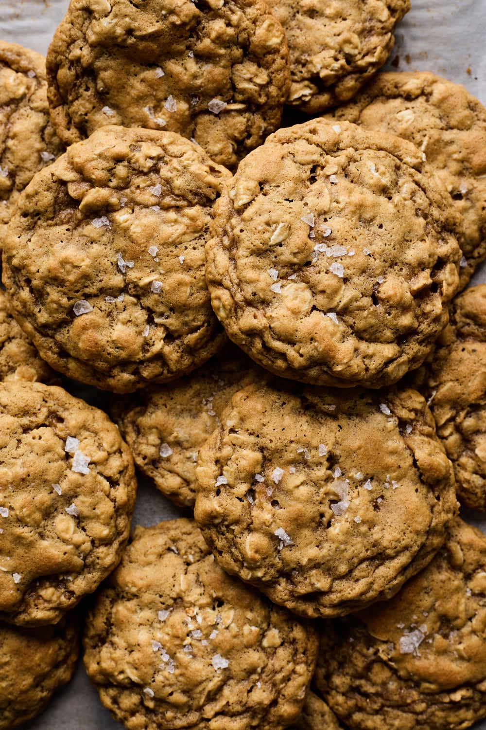 Soft and Chewy Oatmeal Cookies