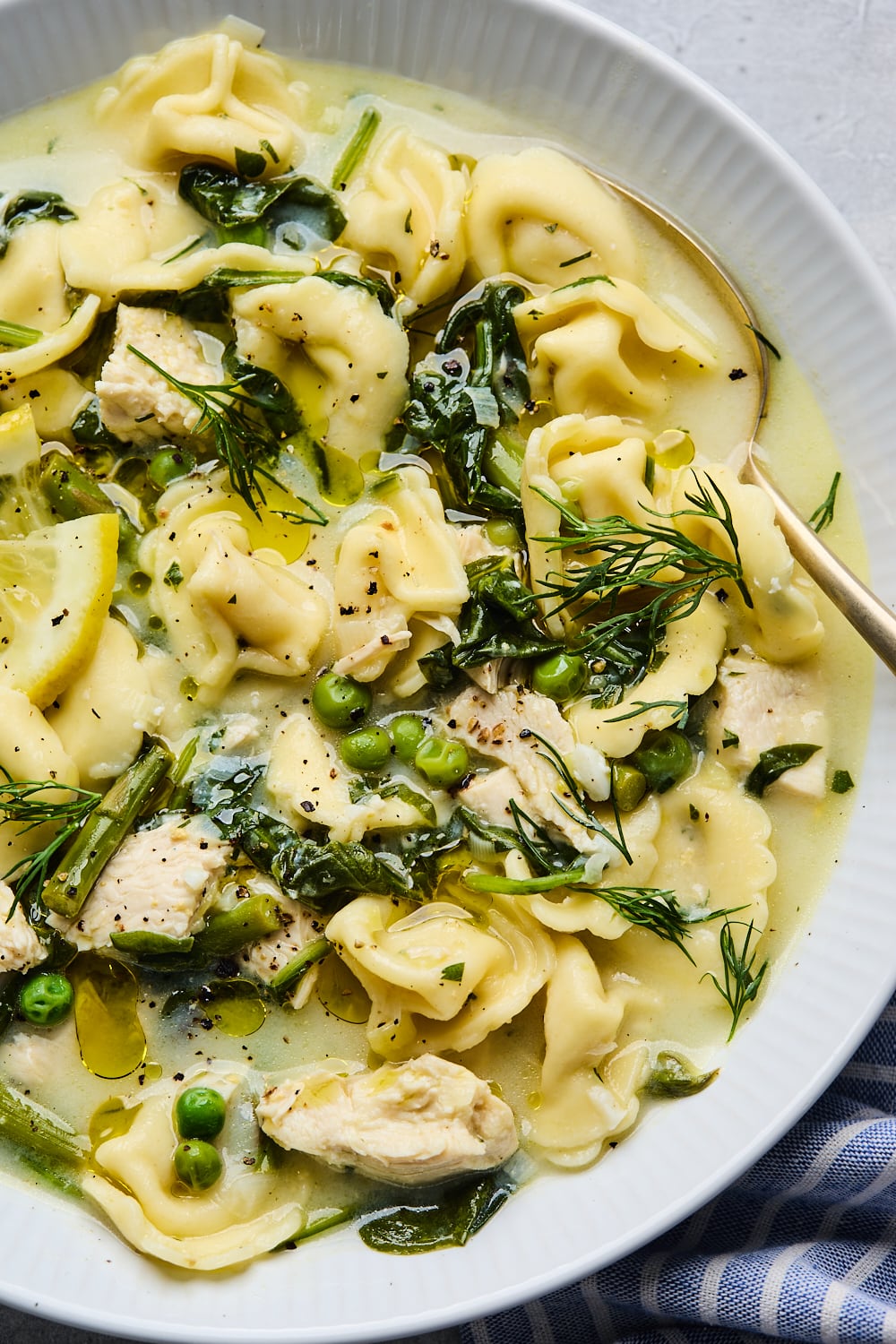 Lemony Spinach Tortellini Soup