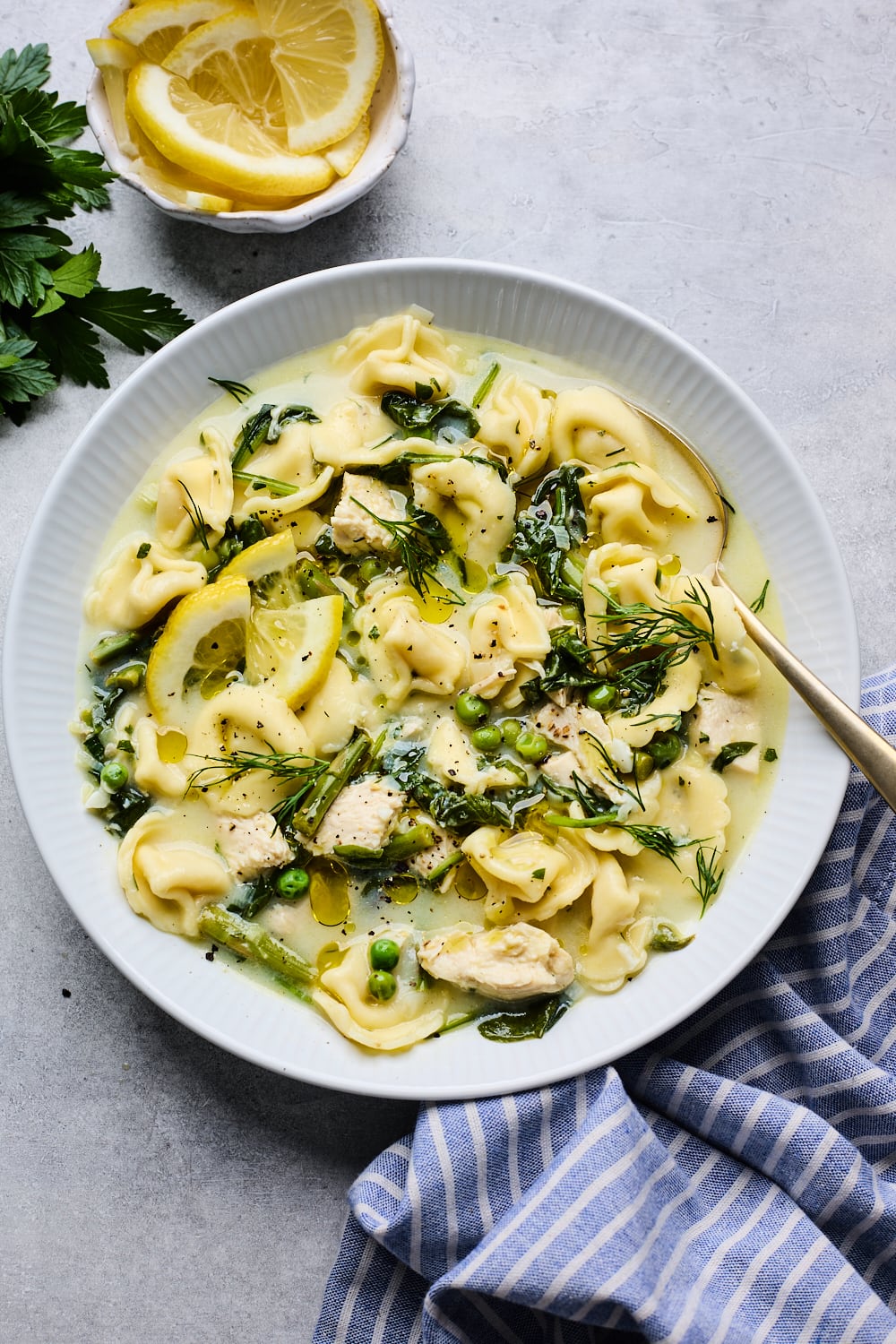 Lemony Spinach Tortellini Soup