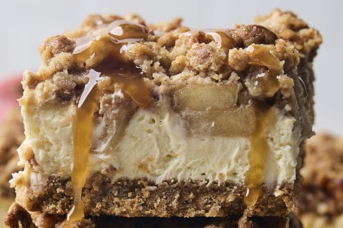 Apple Crumble Cheesecake Bars